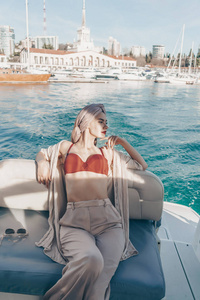 豪华时尚女子帆船加勒比海岛, 期待已久的假期