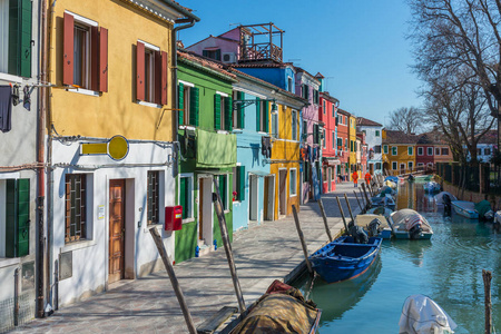 色彩缤纷的房子，在布拉诺，威尼斯，意大利