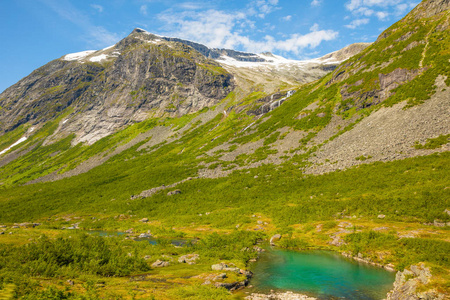 挪威乡村风景如画的道路景观