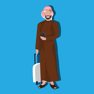 阿拉伯商人使用智能手机手持手提箱穿着传统服装旅游概念男性卡通人物头像蓝色背景全长平