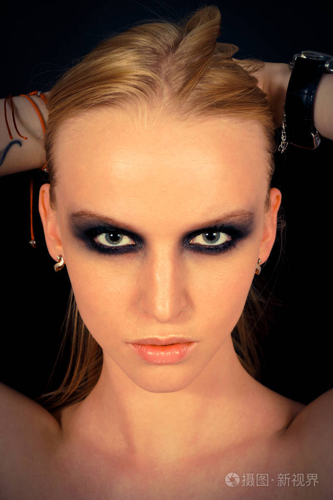 化妆与绿色阴影