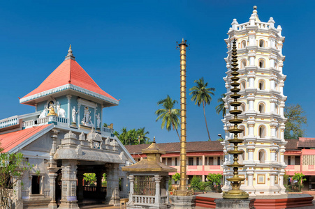 锡 Mahalsa 印度寺庙在庞达巴巴, 果阿, 印度。华丽的 Mahalsa 寺是果阿最著名的寺庙之一。