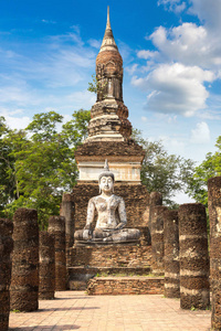 Traphang Ngoen 寺在泰国素可泰历史公园, 在夏季的一天