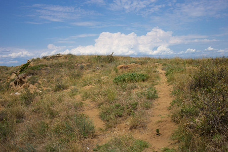 天宏伟场景, 山坡, 山谷.草原景观, 顶视图.格鲁吉亚.高加索照片