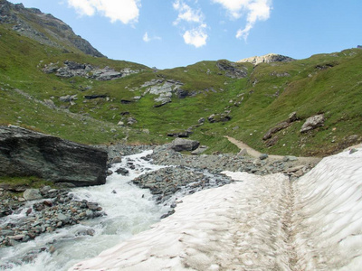 在奥地利 hohe tauern 的大格洛克纳山远足和登山