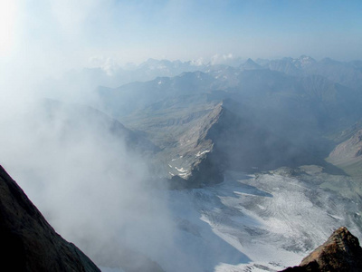 在奥地利 hohe tauern 的大格洛克纳山远足和登山