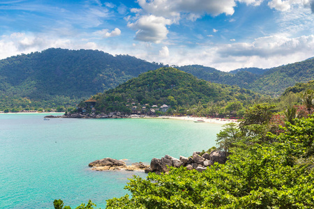 在泰国帕岸岛上的一个夏日, 澳通泥畔海滩的全景图