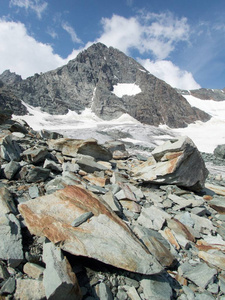 在奥地利 hohe tauern 的大格洛克纳山远足和登山