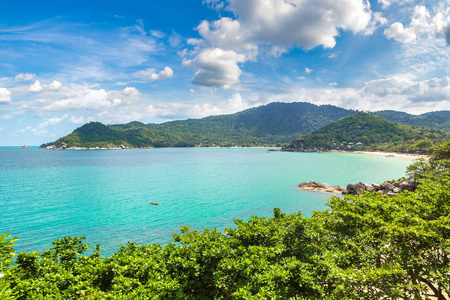 在泰国帕岸岛上的一个夏日, 澳通泥畔海滩的全景图