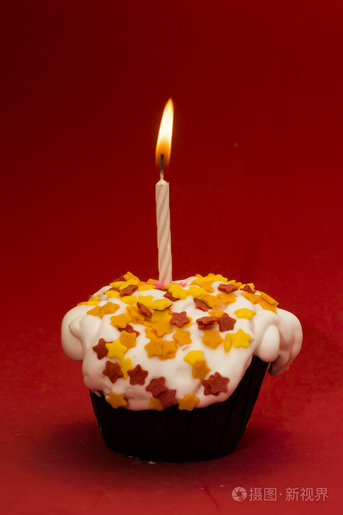 用一支蜡烛的蛋糕方
