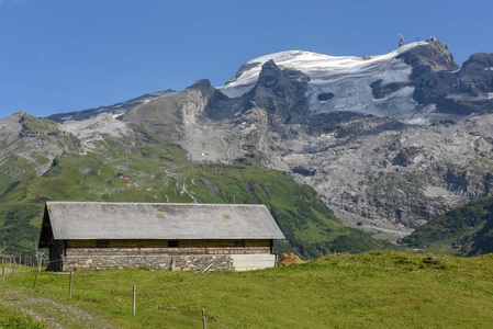 登上铁力冰川在恩格尔伯格在瑞士阿尔卑斯