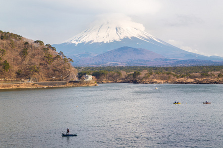 湖商事和山富士