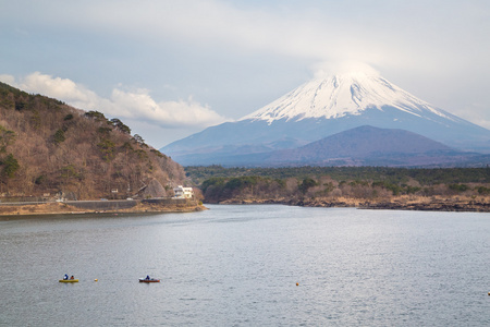 湖商事和山富士