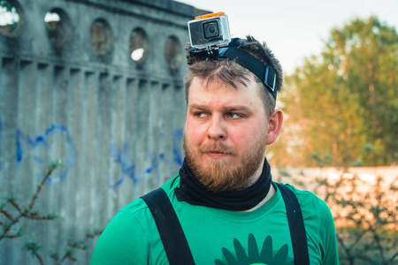 动作摄像头他头上的那个家伙有个动作摄像头照片