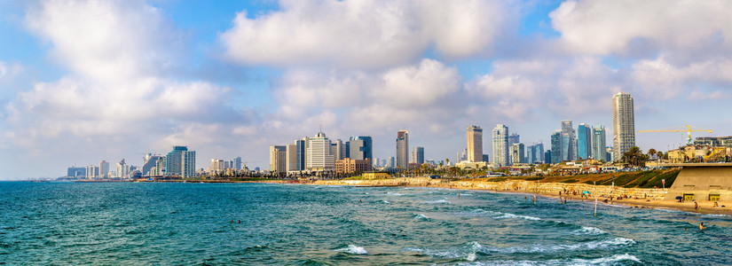 在特拉维夫地中海海滨的视图