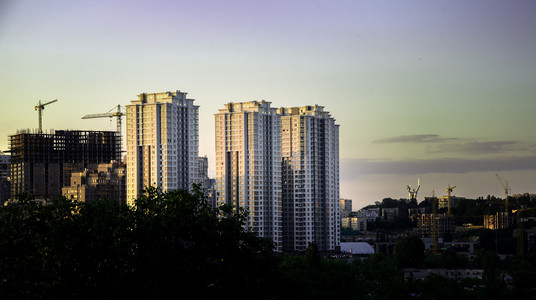 在大城市中建造