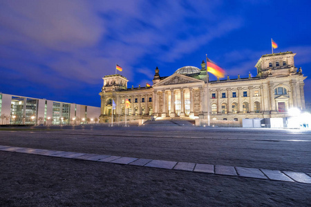 著名政府德国柏林黄昏时分著名的国会大厦 (德国政府) 全景图照片