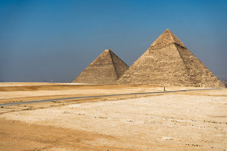 埃及的金字塔上天空背景