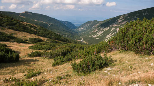 从路线到攀登的壮观的风景 Musala 山顶, Rila 山, 保加利亚