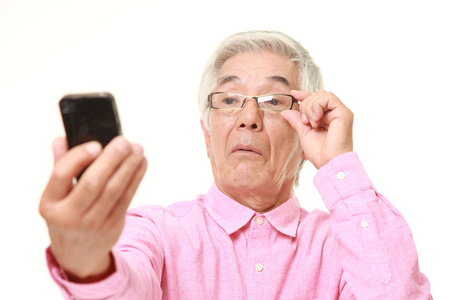 老花眼眼睛日本老人老花眼患者照片