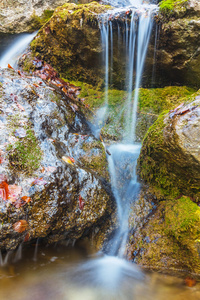 山区河流特写水栅