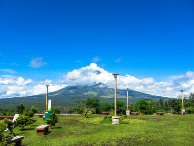 风景以火山的看法在印度尼西亚