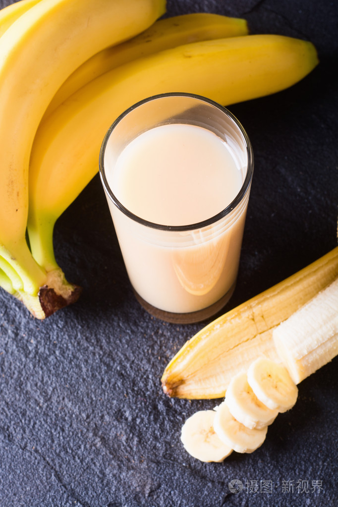 新鲜的的香蕉奶昔照片-正版商用图片0sfcfl-摄图新视界