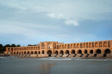 在 Isfahan.Iran 的阑珊哈鸠桥