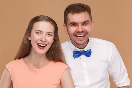 牙齿微笑男图片