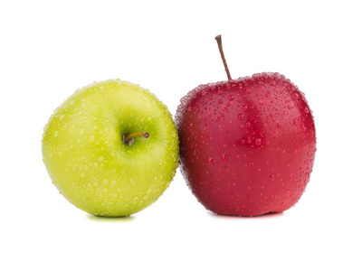 一个红色和绿色的苹果被隔离在白色背景上。维生素。健康的水果。新鲜苹果
