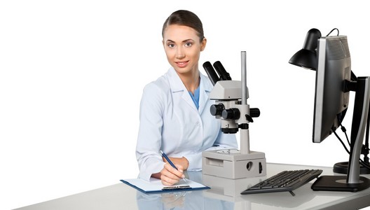 科学家使用显微镜