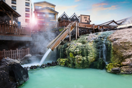 日本群马县草津温泉 yubatake 温泉照片