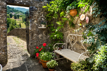 Ceserana 和中世纪堡垒，Garfagnana，托斯卡纳，意大利