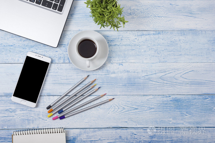 办公室用品的桌子.顶视图.复制文本的空间