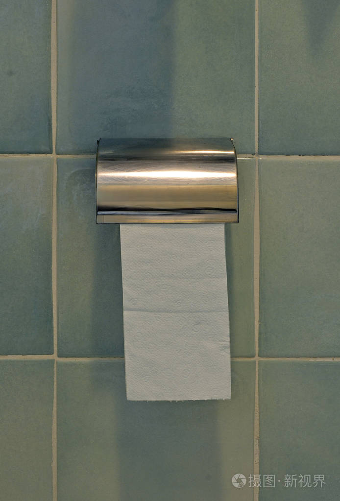 酒店卫生间墙上的厕纸