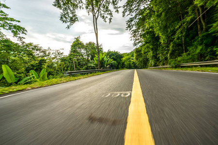 山地运动模糊公路