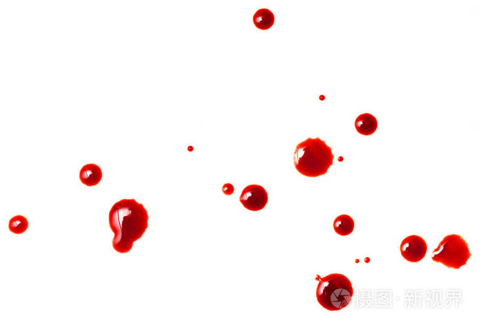 白纸上的红血滴