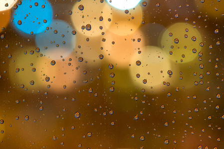玻璃与雨滴特写宏, 在背景灯