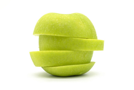特写新鲜绿色苹果在文件的白色背景下与修剪路径隔离