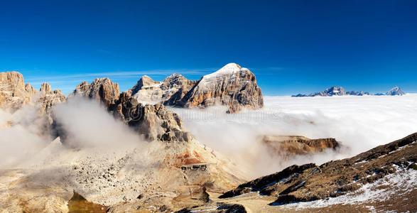 高的 风景 国家的 意大利 阿尔卑斯山 攀登 反转 小山