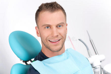 牙医诊所的病人。