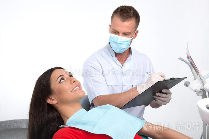牙医诊所的病人。