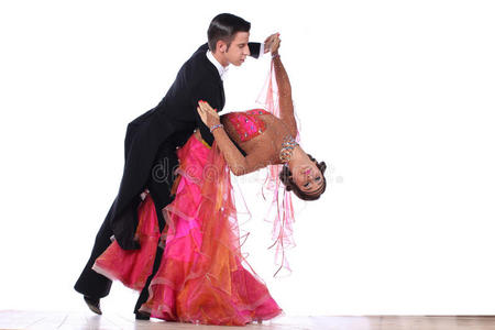 舞厅里的拉丁美洲舞者图片