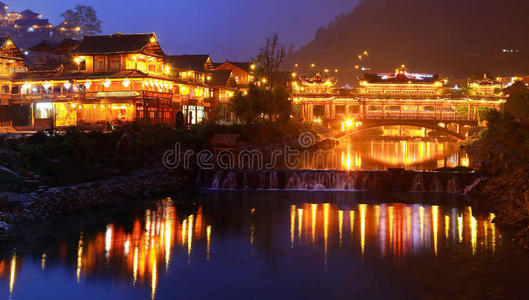 密族村落夜景照明建设图片