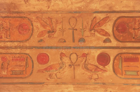 彩色天花板雕刻，卡纳克神庙建筑群，卢克索