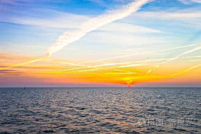 海上日出