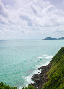 海滩顶部的风景点。