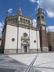 Busto Arsizio, 瓦雷泽, 伦巴第, 意大利 圣玛丽亚的历史教会在广场上