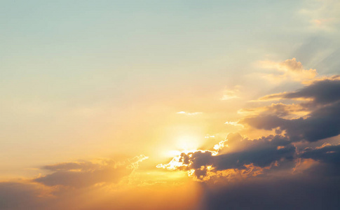 白云炼油厂河流图片