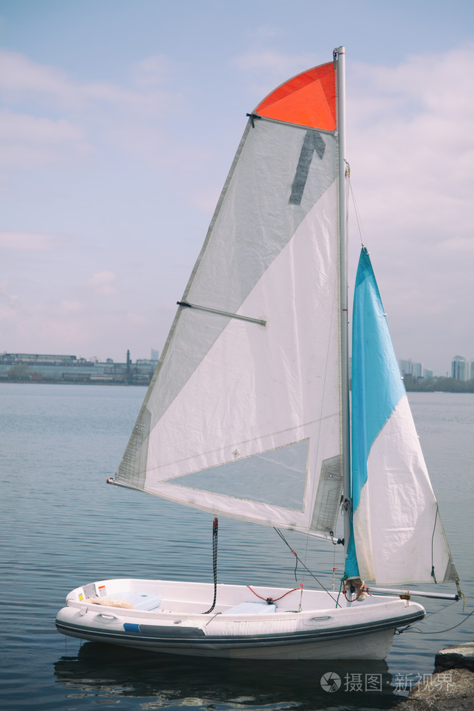 小帆艇